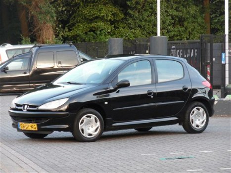 Peugeot 206 - 1.1 Xr 5DRS/Nieuwe Apk/Nap - 1