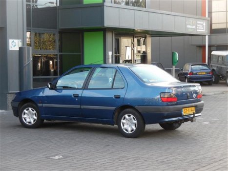 Peugeot 306 - 1.6 XR 5DRS/Met Apk - 1