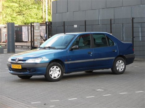 Peugeot 306 - 1.6 XR 5DRS/Met Apk - 1