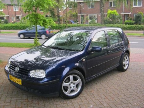 Volkswagen Golf - 1.6 Trendline - 1