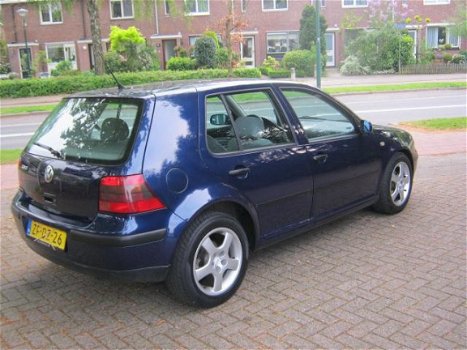 Volkswagen Golf - 1.6 Trendline - 1