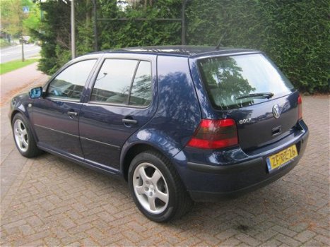 Volkswagen Golf - 1.6 Trendline - 1