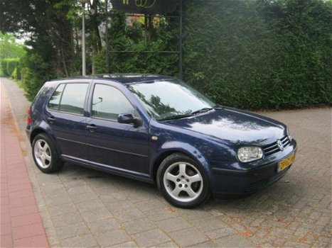 Volkswagen Golf - 1.6 Trendline - 1