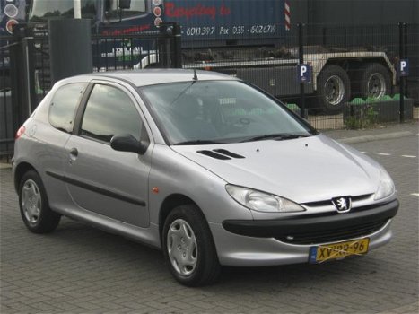 Peugeot 206 - 1.1 XR - 1