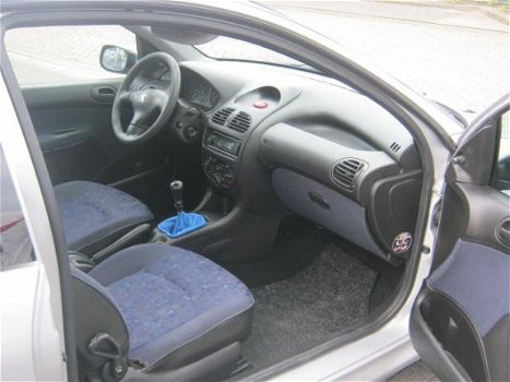 Peugeot 206 - 1.1 XR - 1