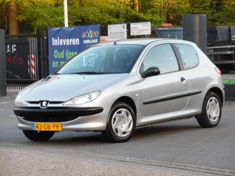 Peugeot 206 - 1.1 XR - 1