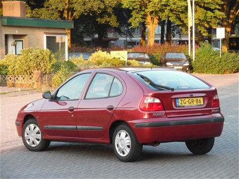 Renault Mégane - 1.4-16V RN - 1