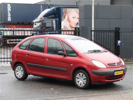 Citroën Xsara Picasso - 1.8i-16V Différence - 1