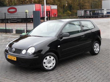 Volkswagen Polo - 1.2-12V Trendline - 1