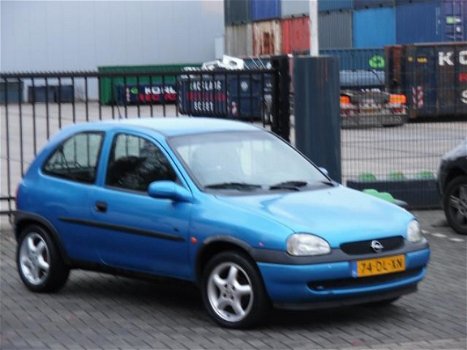 Opel Corsa - 1.2i-16V Strada - 1