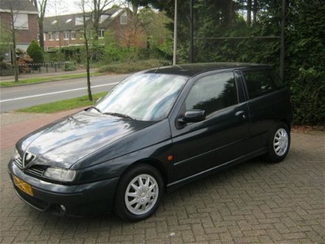 Alfa Romeo 145 - 1.9 JTD L - 1