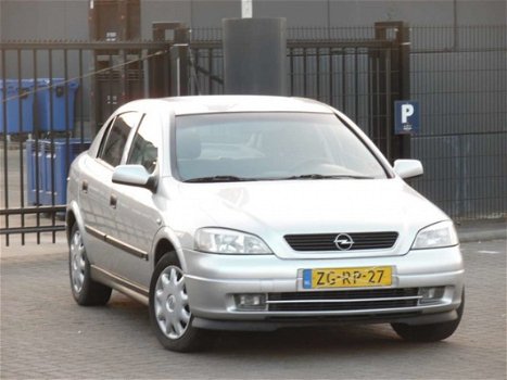 Opel Astra - 1.6-16V Club - 1