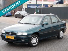 Opel Astra - 1.6i GL