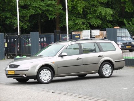 Ford Mondeo Wagon - 1.8-16V Cool Edition - 1