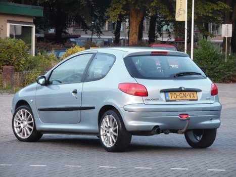 Peugeot 206 - 1.4 Gentry - 1