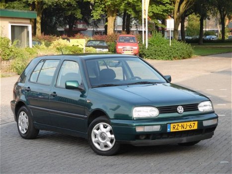 Volkswagen Golf - 1.6 Milestone Sport - 1