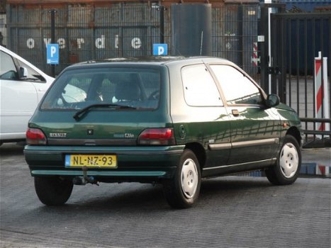 Renault Clio - 1.4 Graffiti AUTOMAAT/Nieuwe Apk - 1