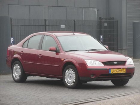 Ford Mondeo - 1.8-16V Trend Nieuwe Apk/Airco/NAP - 1