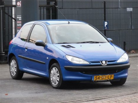 Peugeot 206 - 1.4 XT Nieuwe APK/Airco/NAp/ - 1