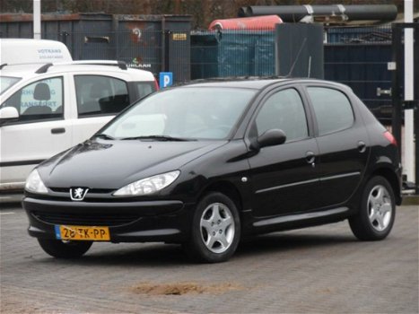 Peugeot 206 - 1.4 HDi Air-Line 5DRS/Nieuwe Apk/Airco - 1