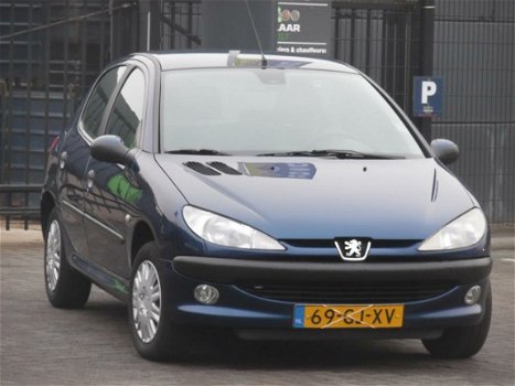 Peugeot 206 - 1, 4 Gentry 5DRS Nieuwe APK/NAP/AIRCO - 1