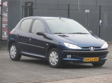 Peugeot 206 - 1, 4 Gentry 5DRS Nieuwe APK/NAP/AIRCO - 1