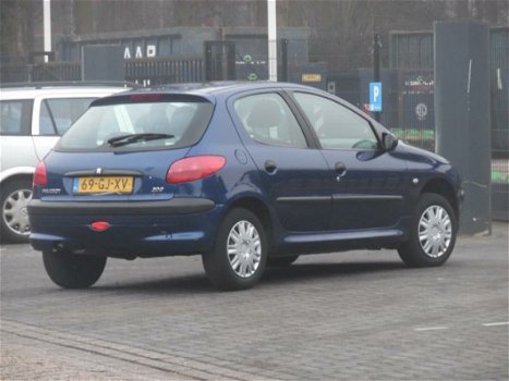 Peugeot 206 - 1, 4 Gentry 5DRS Nieuwe APK/NAP/AIRCO - 1