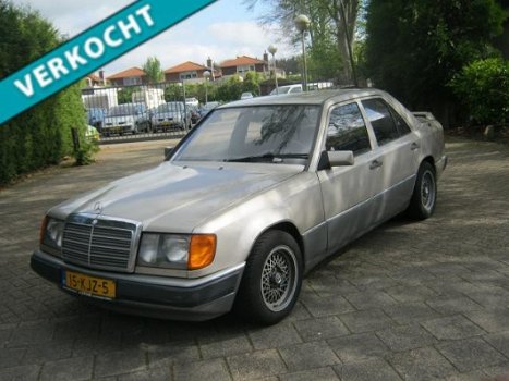 Mercedes-Benz 200-serie - 200 (W124) D - 1