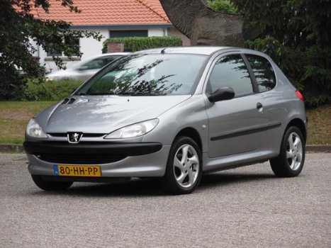 Peugeot 206 - 1.4 XR Nieuwe Apk/Nap/Nette Auto - 1