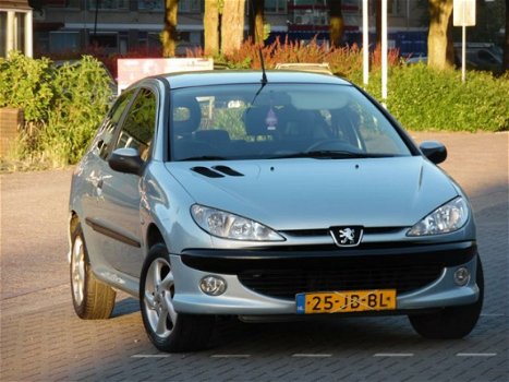 Peugeot 206 - 1.6-16V XS Premium NAP/Apk/Nette Auto - 1