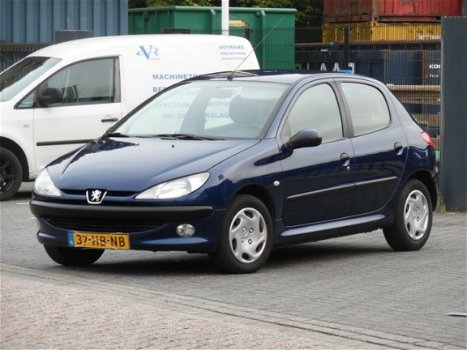 Peugeot 206 - 1.4 XT 5DRS/Apk/Nap - 1