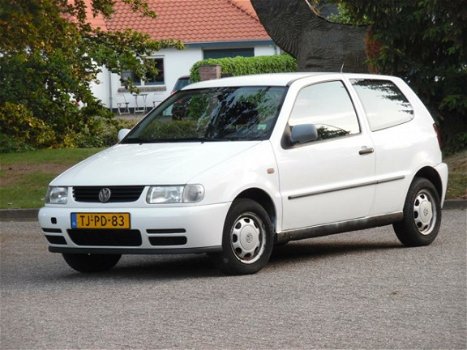Volkswagen Polo - 1.4 Trendline Stuurbekrachtiging/Nieuwe Apk/Nap - 1