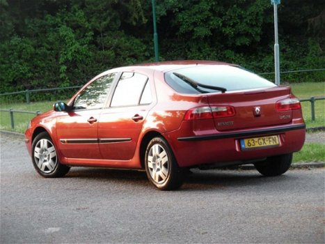 Renault Laguna - 1.6-16V Authentique 5drs/Nieuwe Apk/Airco - 1