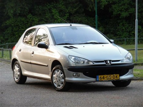 Peugeot 206 - 1.6-16V Gentry 5DRS/Automaat/Apk/Nap - 1