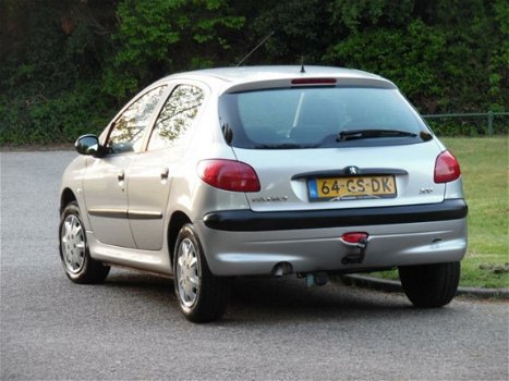 Peugeot 206 - 1.6-16V Gentry 5DRS/Automaat/Apk/Nap - 1