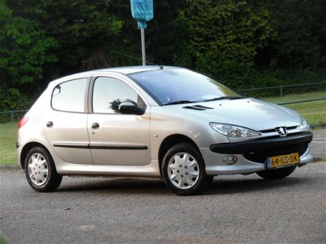 Peugeot 206 - 1.6-16V Gentry 5DRS/Automaat/Apk/Nap - 1