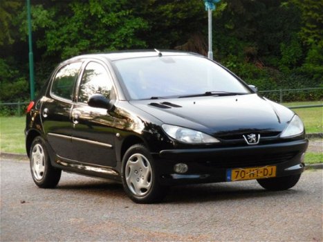 Peugeot 206 - 1.4 Gentry 5DRS/Nieuwe Apk/Airco/Nap - 1