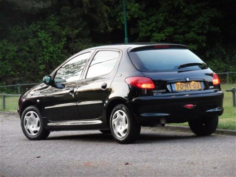 Peugeot 206 - 1.4 Gentry 5DRS/Nieuwe Apk/Airco/Nap - 1