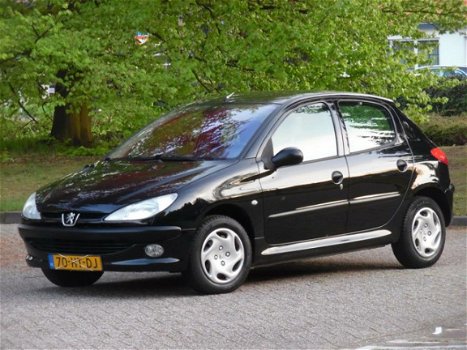 Peugeot 206 - 1.4 Gentry 5DRS/Nieuwe Apk/Airco/Nap - 1