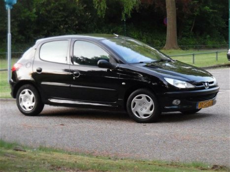 Peugeot 206 - 1.4 Gentry 5DRS/Nieuwe Apk/Airco/Nap - 1