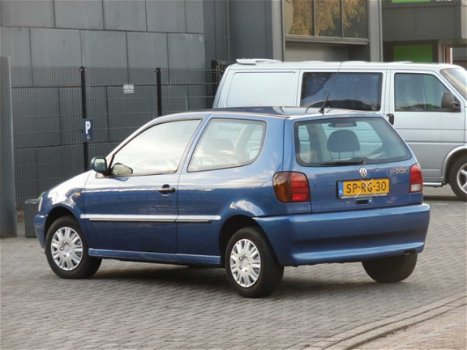 Volkswagen Polo - 1.6 Stuurbekrachtiging/Nieuwe Apk/Airco - 1