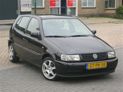 Volkswagen Polo - 1.6 Milestone - 1