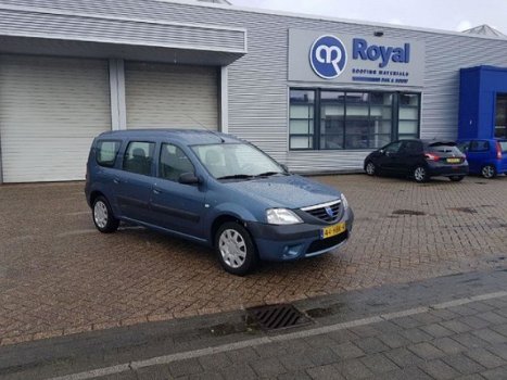 Dacia Logan - GEZOCHT ALLE MERKEN EN TYPE AUTO`S BUSSEN BEDRIJFSWAGENS EN 4X4$$ - 1