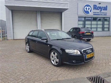 Audi A4 - GEZOCHT ALLE MERKEN AUTO`S BUSSEN BEDRIJFSWAGENS 4X4 EN OPRIJWAGENS - 1