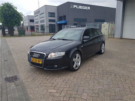 Audi A4 - GEZOCHT ALLE MERKEN AUTO`S BUSSEN BEDRIJFSWAGENS 4X4 EN OPRIJWAGENS - 1