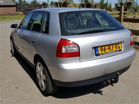 Audi A3 - 1.6 Attraction - 1