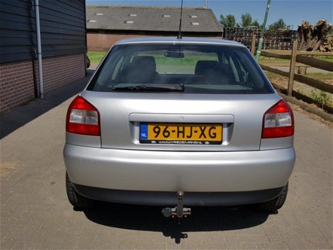 Audi A3 - 1.6 Attraction - 1