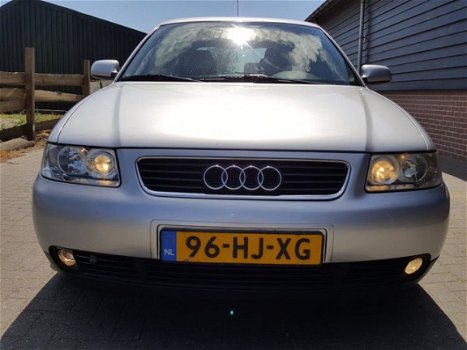 Audi A3 - 1.6 Attraction - 1