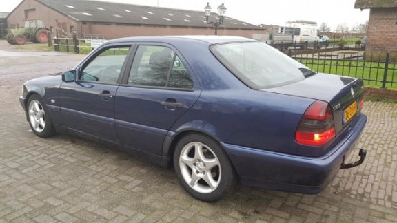 Mercedes-Benz C-klasse - E-klasse c 200 c220 c270 320 INKOOP INKOOP - 1