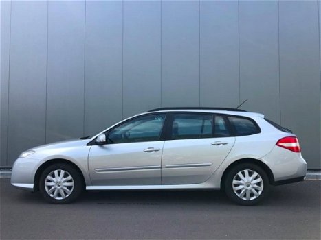 Renault Laguna Estate - 2.0 dCi Expression - 1